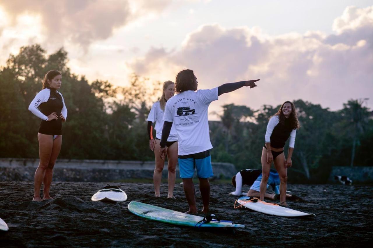 Vasudha Hostel Canggu エクステリア 写真